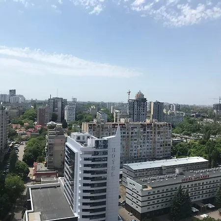 Apartment 2 спальни и кухня-студия возле моря Odesa