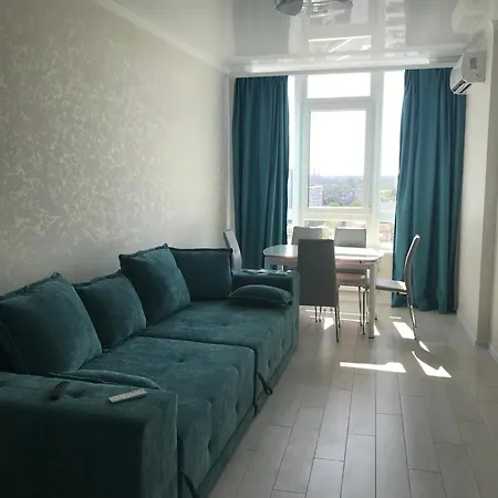 2 спальни и кухня-студия возле моря Apartment