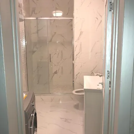 Apartment 2 спальни и кухня-студия возле моря